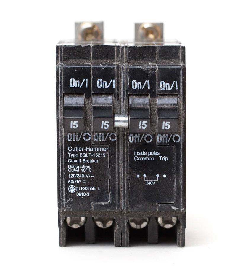 BQLT-15-215 - Commander Quad 15/15/15/15 amp Bolt-On Circuit Breaker