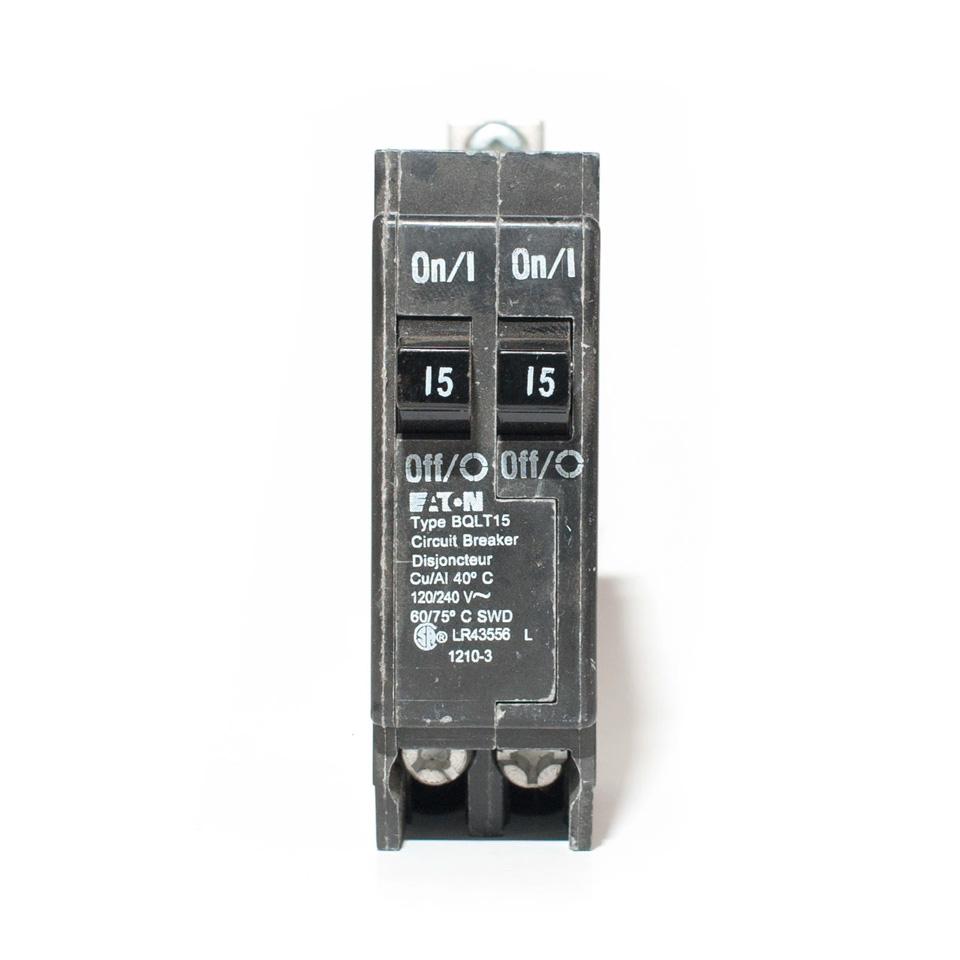 BQLT15 - Commander Tandem 15 Amp Bolt-On Circuit Breaker