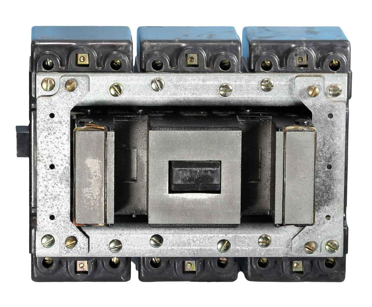 CR305HH002 - General Electrics - Contactor